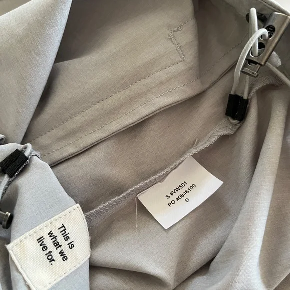 Vuori Outdoor Trainer Shell Gray Full Zip Hooded Jacket - Picture 7 of 7